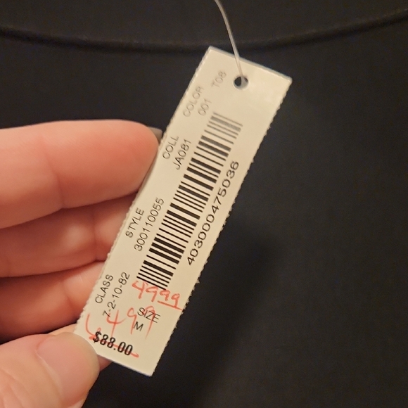 White House Black Market Classic Black Top - Picture 5 of 5